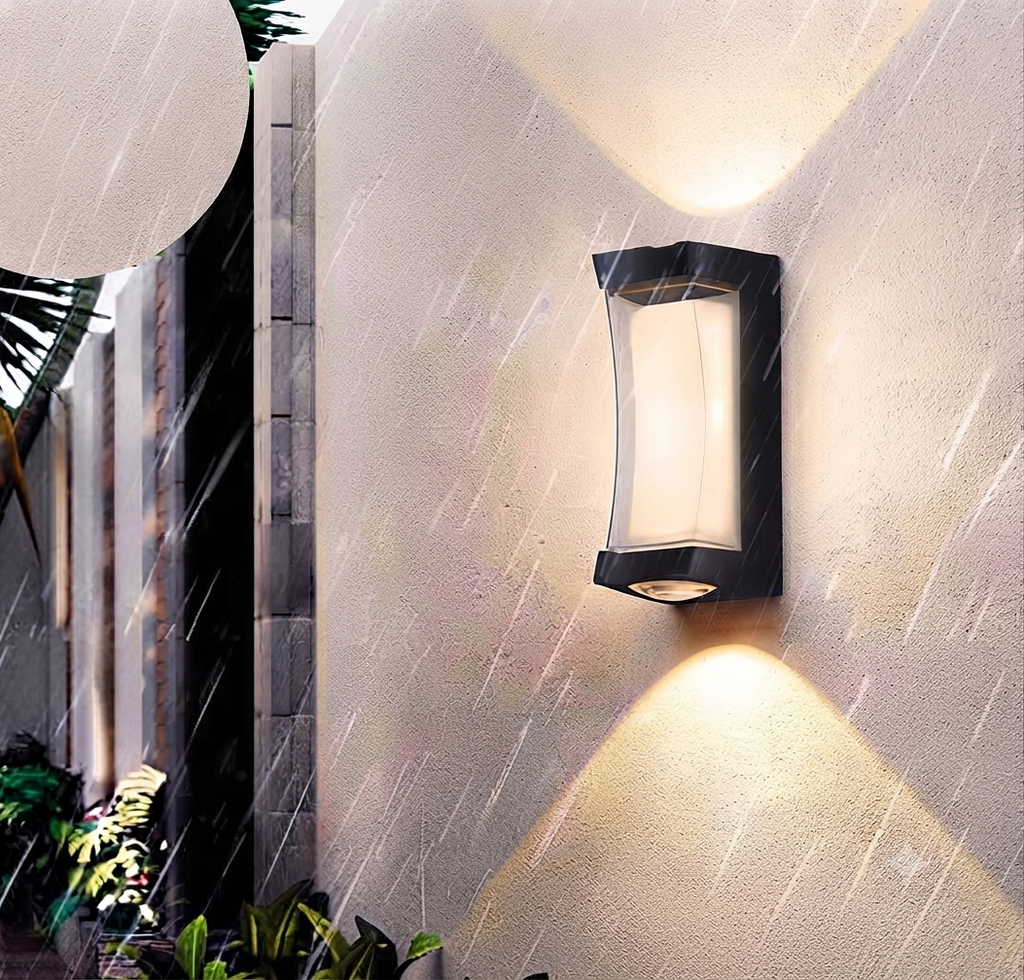 CURVED OUTDOOR LIGHT