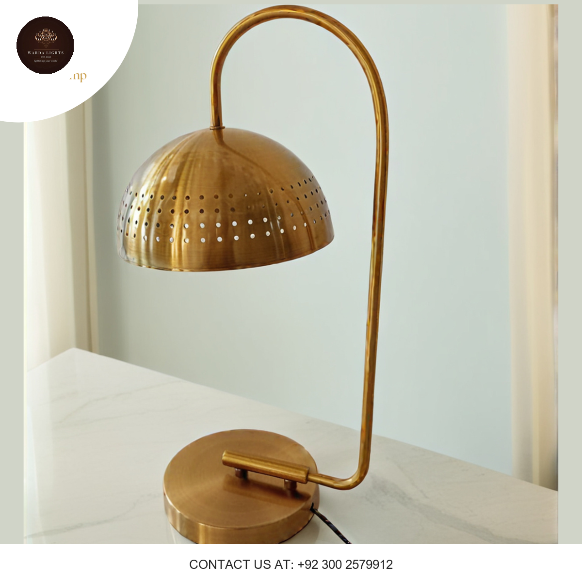 BRASS ANTIQUE TABLE LAMP