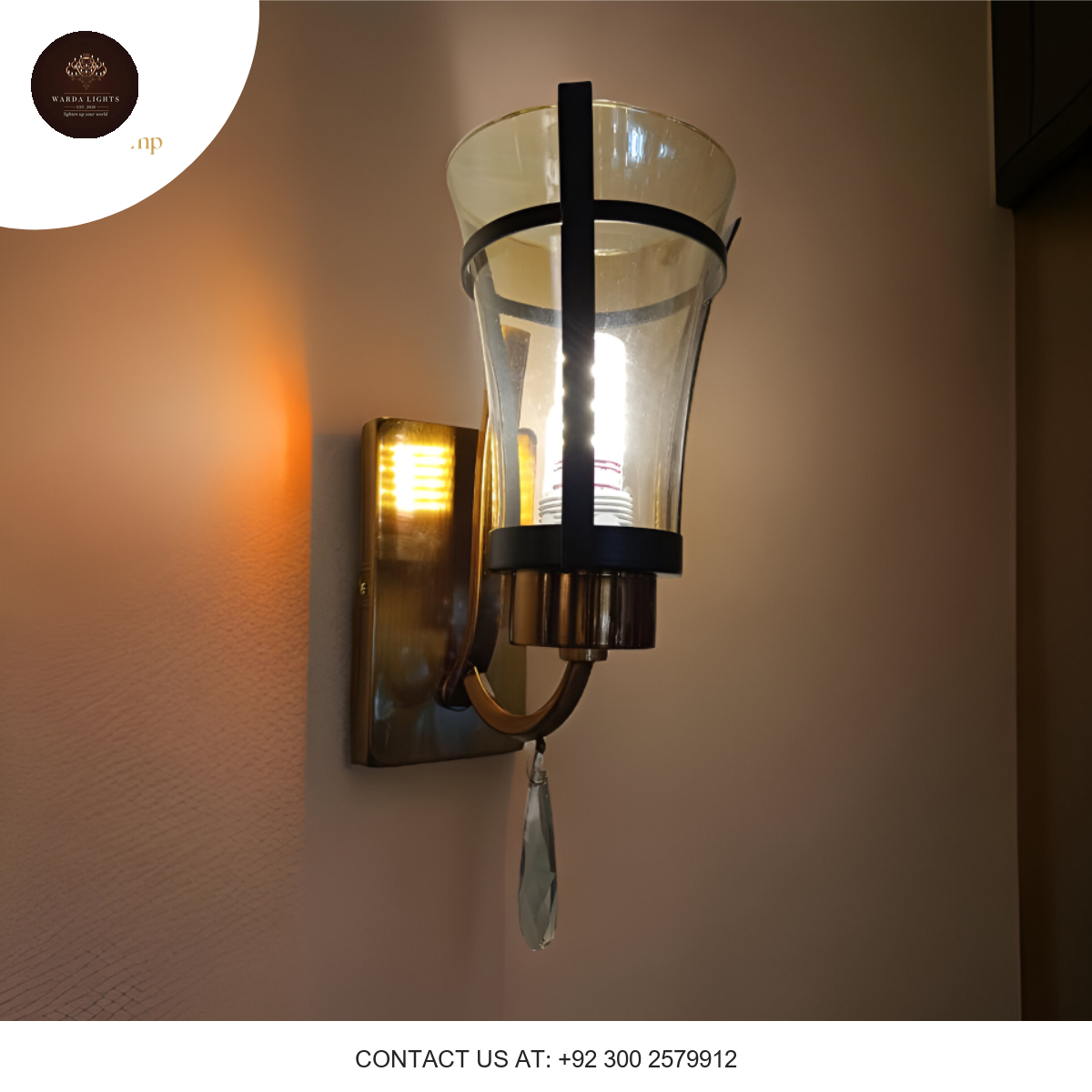 CLASSIC WALL LIGHT