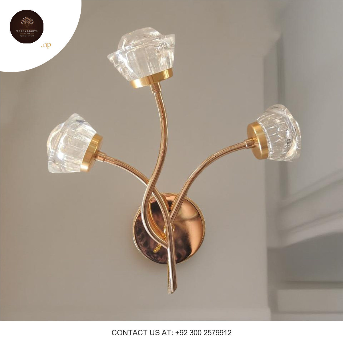 3 FLOWER HEAD WALL LIGHT